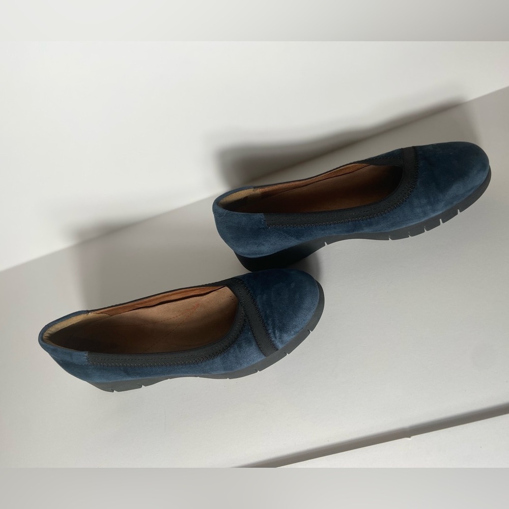 Clarks~Artisan~Daelyn Hill~Comfort~Navy Blue~Suede~Slip On Wedge~Loafer~Size 7 - Picture 4 of 13